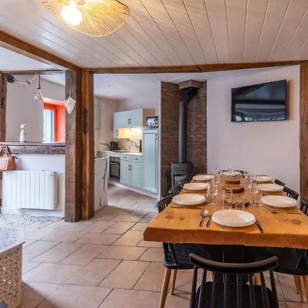 Maison Auvergnate Cœur De Village Hébergement de vacances *